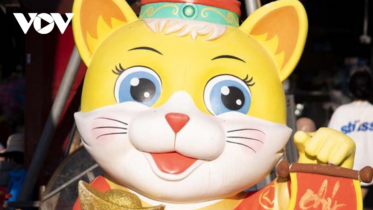 Cat-shaped statues in Thua Thien-Hue province celebrate Tet festival